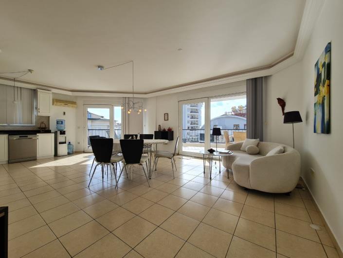 Image No.1-4 Bed Apartment for sale