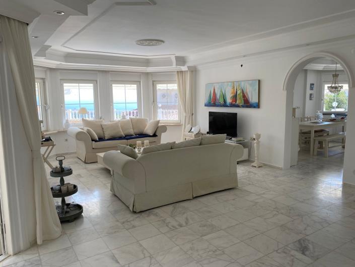 Image No.3-3 Bed Villa for sale