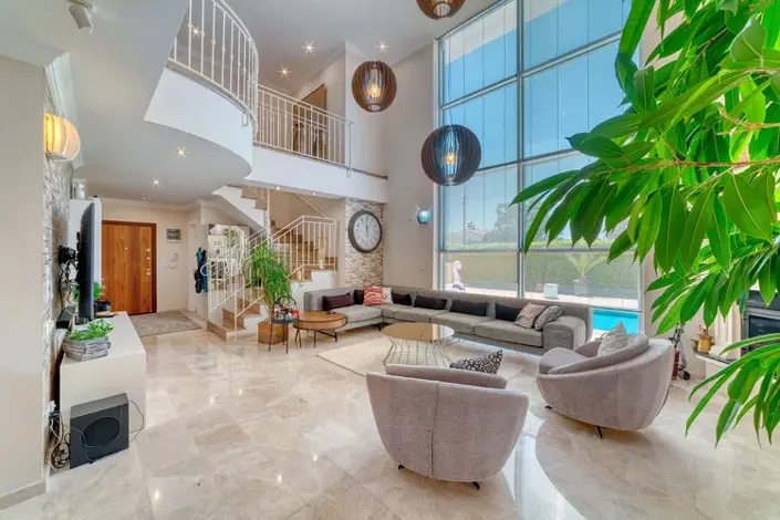 Image No.3-3 Bed Villa for sale