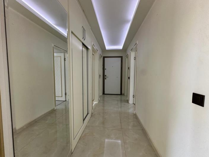 Image No.14-3 Bed Apartment for sale