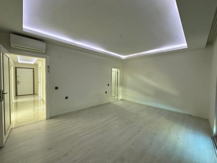 Image No.11-3 Bed Apartment for sale