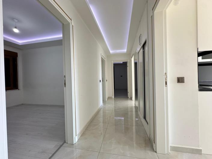 Image No.15-3 Bed Apartment for sale