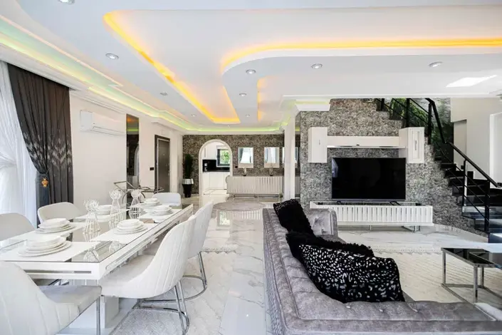 Image No.9-3 Bed Villa for sale