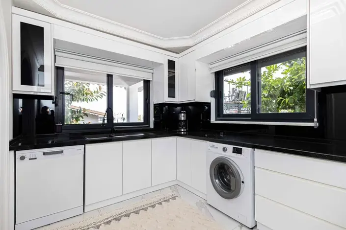 Image No.7-3 Bed Villa for sale