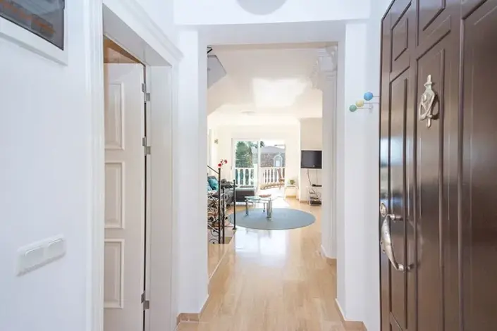 Image No.29-4 Bed Villa for sale