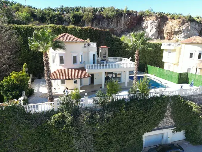 Image No.1-3 Bed Villa for sale