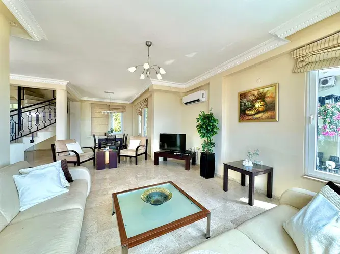 Image No.10-3 Bed Villa for sale