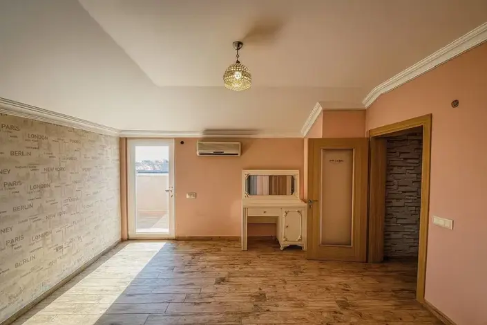 Image No.14-4 Bed Apartment for sale