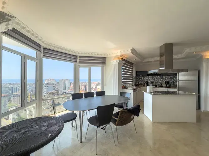 Image No.1-4 Bed Apartment for sale