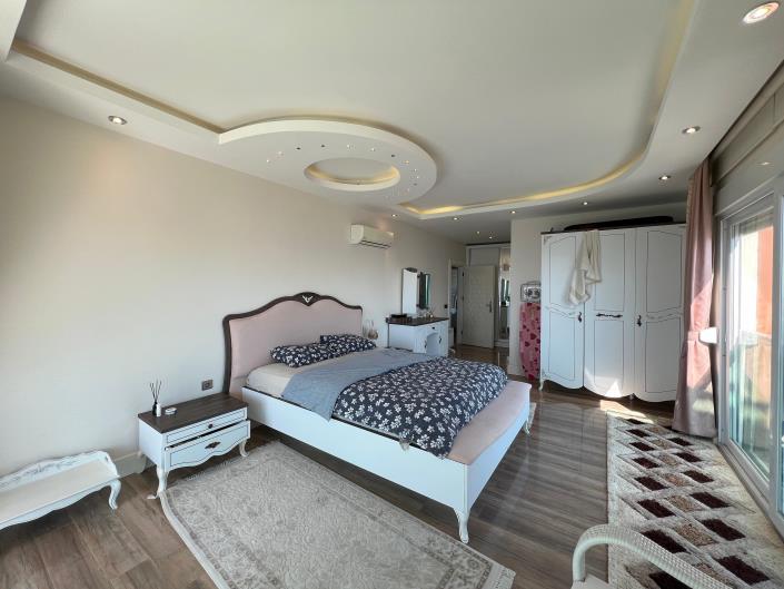 Image No.9-3 Bed Apartment for sale