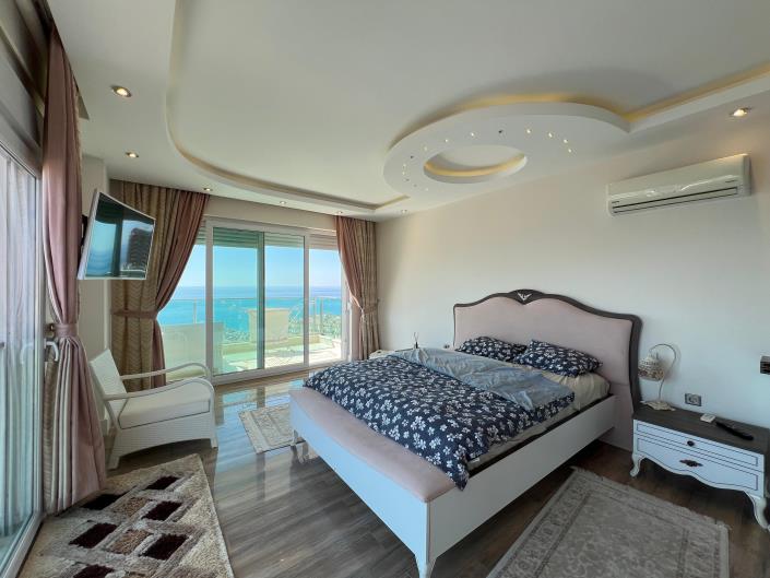 Image No.10-3 Bed Apartment for sale