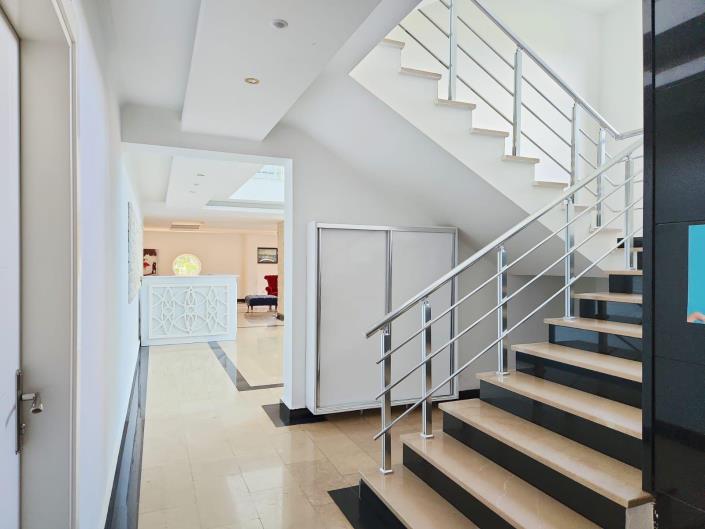 Image No.14-3 Bed Apartment for sale