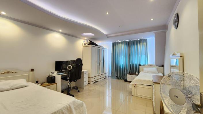 Image No.11-3 Bed Apartment for sale