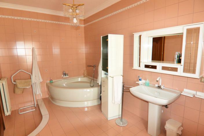 Image No.48-4 Bed Villa for sale