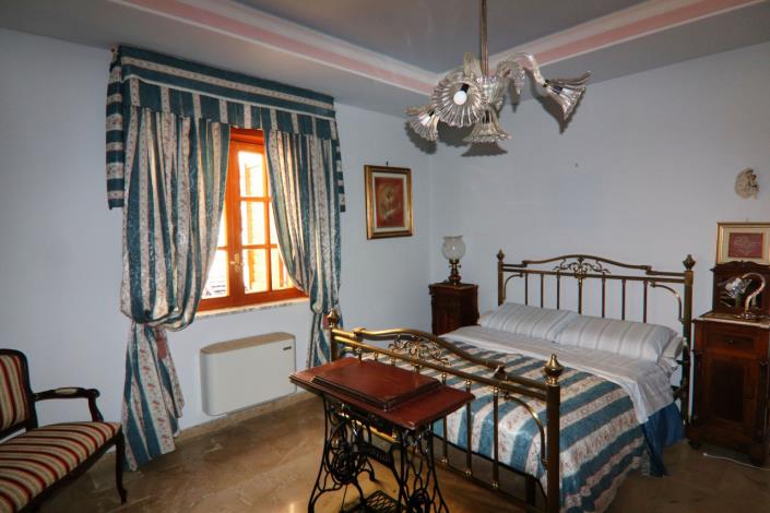 Image No.56-4 Bed Villa for sale