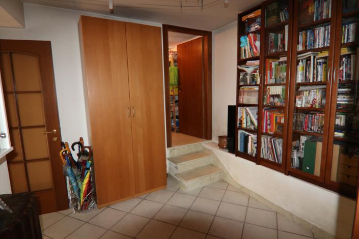 Image No.28-5 Bed Country House for sale