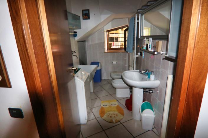 Image No.31-5 Bed Country House for sale