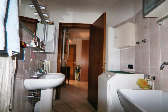 Image No.32-5 Bed Country House for sale