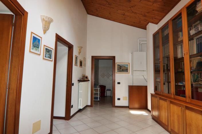 Image No.35-5 Bed Country House for sale