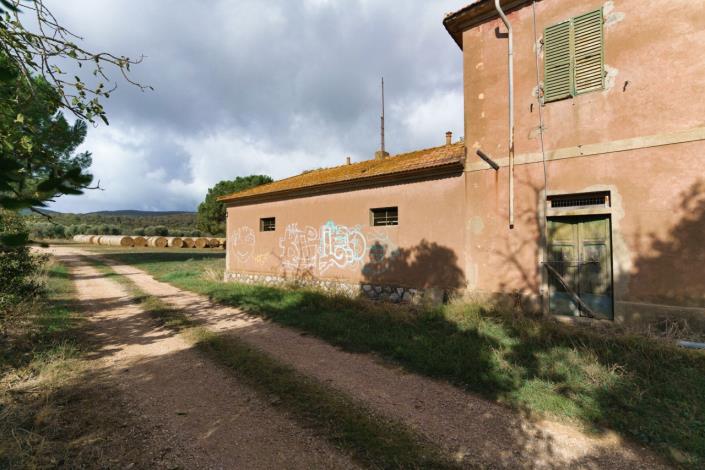 Image No.18-3 Bed Country House for sale