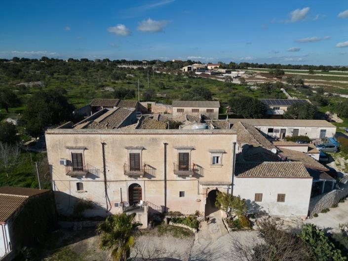 Image No.7-7 Bed Country House for sale