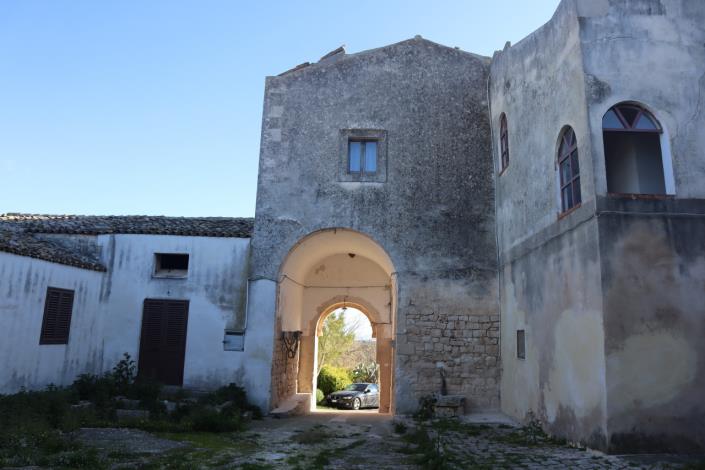 Image No.20-7 Bed Country House for sale