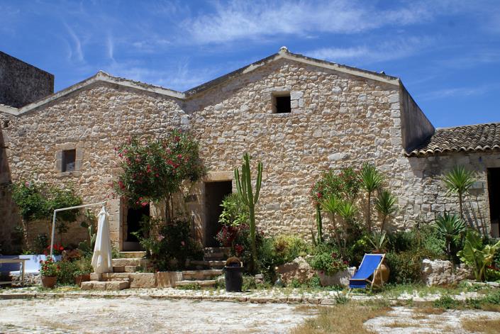 Image No.23-7 Bed Country House for sale