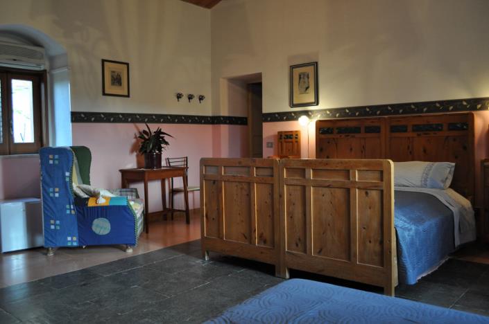 Image No.56-7 Bed Country House for sale