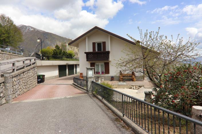 Image No.9-9 Bed Property for sale