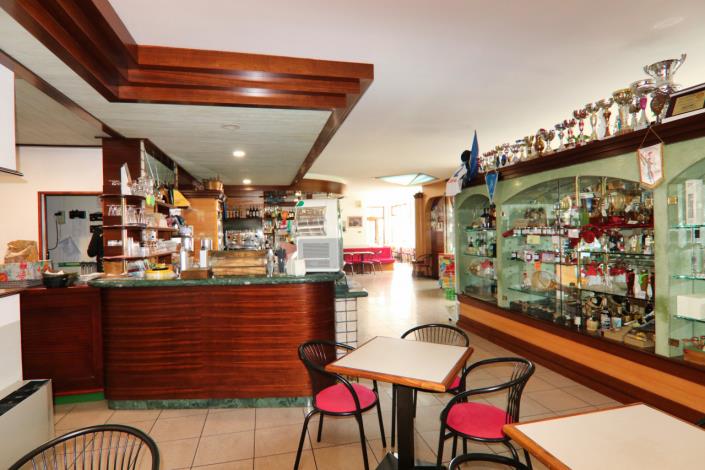 Image No.15-9 Bed Property for sale