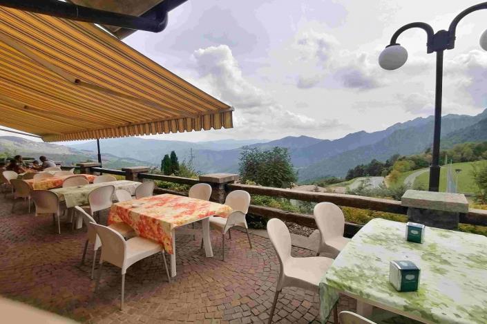 Image No.27-9 Bed Property for sale