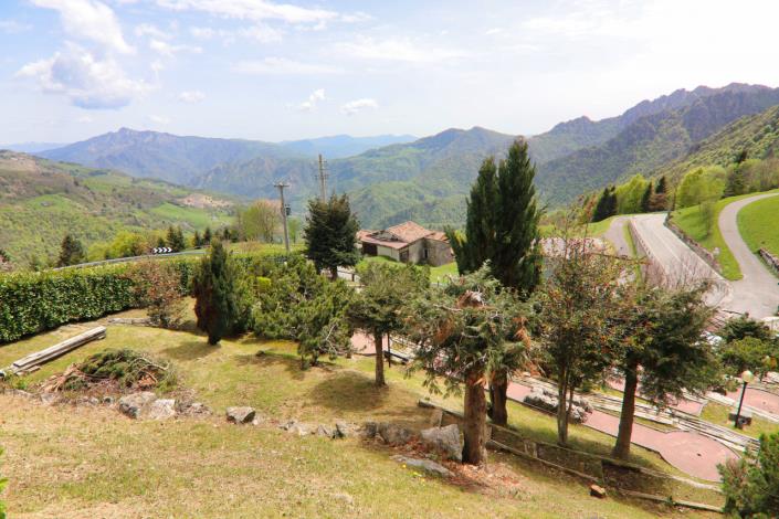 Image No.32-9 Bed Property for sale