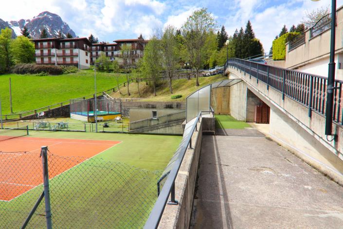 Image No.44-9 Bed Property for sale