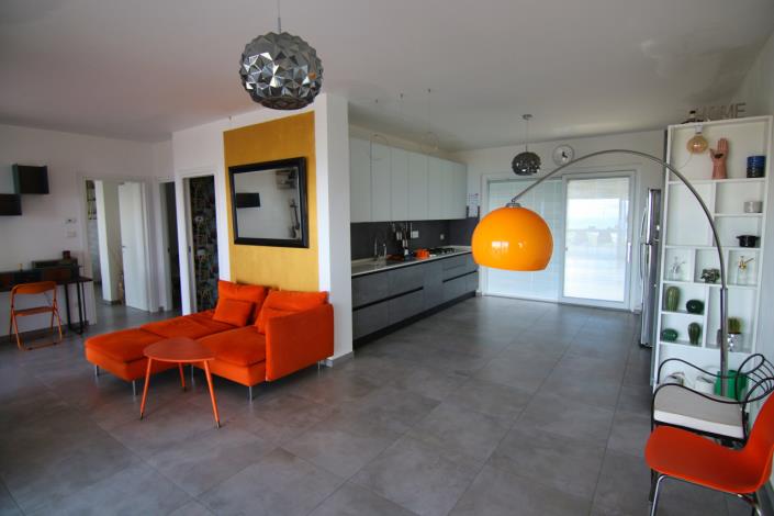 Image No.11-2 Bed Townhouse for sale