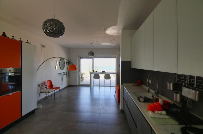 Image No.17-2 Bed Townhouse for sale