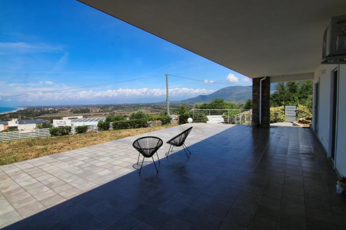 Image No.19-2 Bed Townhouse for sale