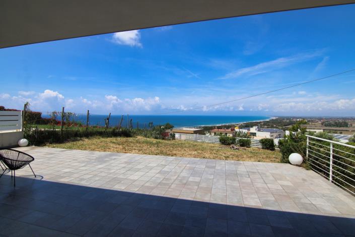 Image No.23-2 Bed Townhouse for sale