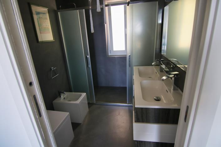 Image No.52-2 Bed Townhouse for sale