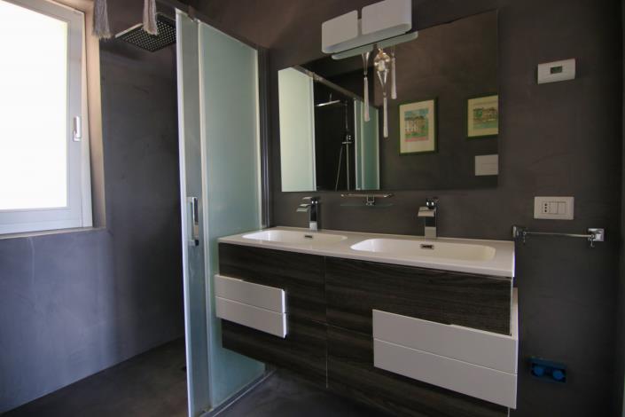 Image No.56-2 Bed Townhouse for sale