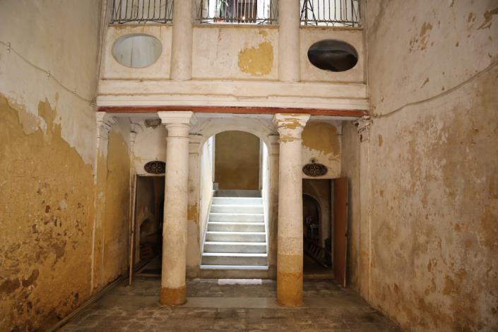 Image No.5-5 Bed Property for sale