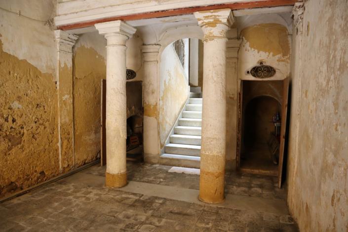 Image No.7-5 Bed Property for sale