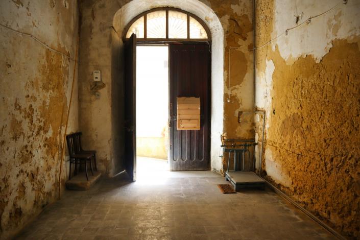 Image No.8-5 Bed Property for sale