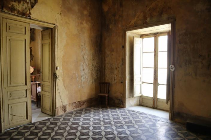 Image No.19-5 Bed Property for sale