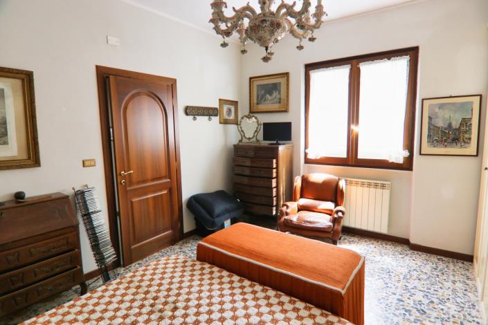 Image No.25-2 Bed Apartment for sale