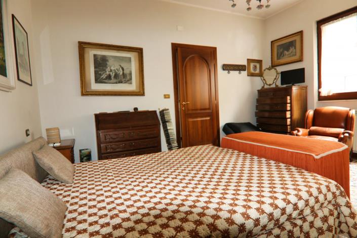 Image No.27-2 Bed Apartment for sale