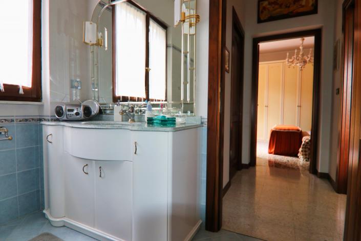 Image No.35-2 Bed Apartment for sale