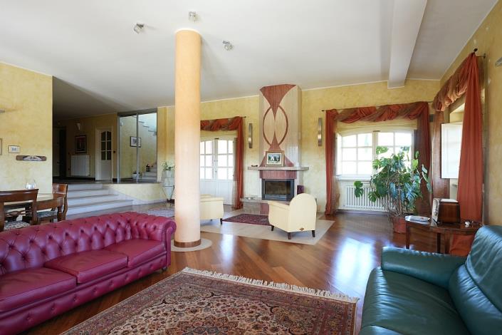 Image No.30-5 Bed Villa for sale