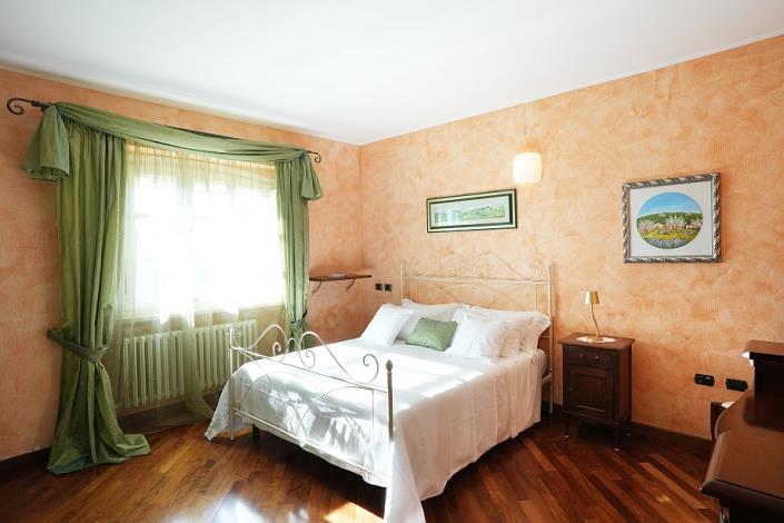 Image No.51-5 Bed Villa for sale