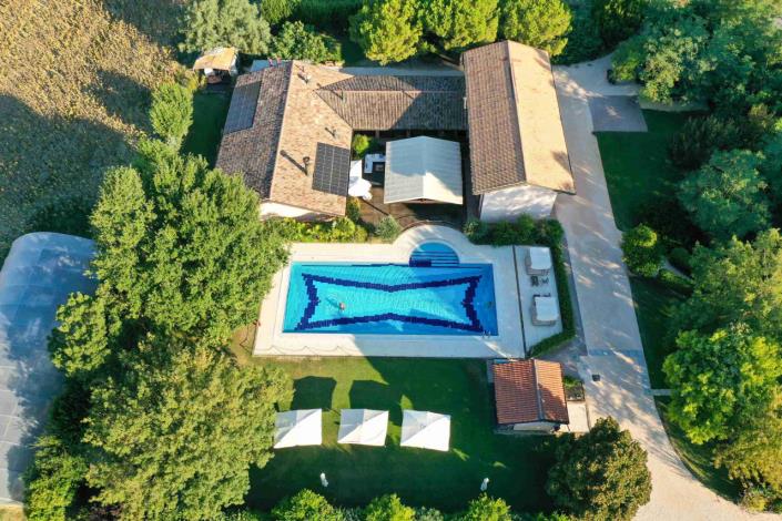 Image No.5-7 Bed Property for sale