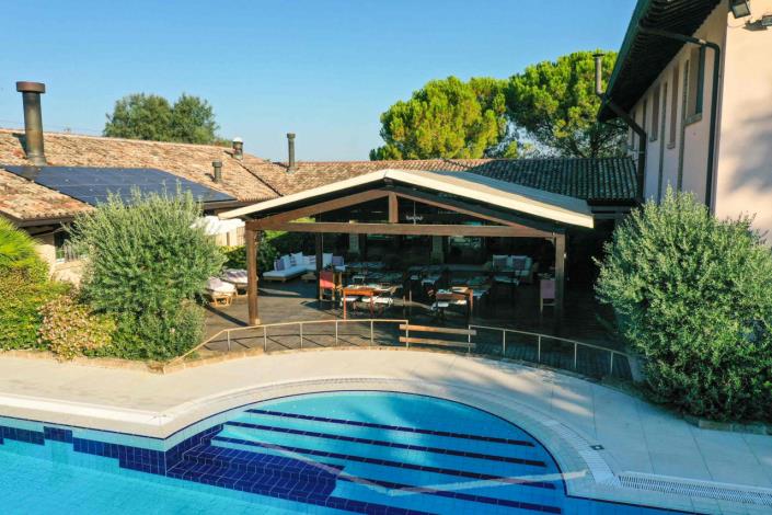 Image No.10-7 Bed Property for sale